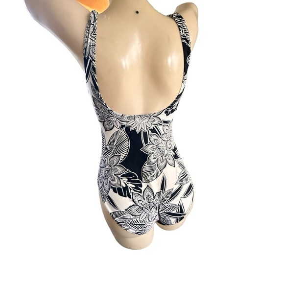 🔴 5 for $40 SALE! 
Lauren Ralph Lauren One Piece Swimsuit Black White Paisley 8 - Picture 5 of 15